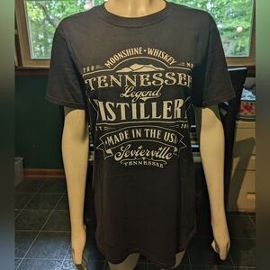 Tennessee Legend Distillery Sevierville T-Shirt.  Gildan Soft Style Size M
